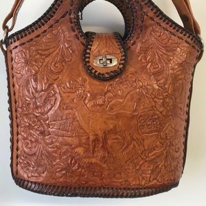🌺🦌 Vintage Leather Saddle Bag 🦌🌺